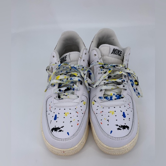 Nike White Air Force 1 '07 Lv8  Splattered Paint on White Sneakers Mens Size 8.5 - Picture 2 of 9